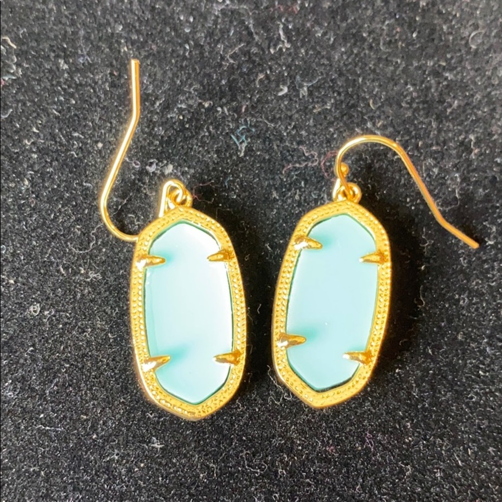 Jewlery - Picture 3 of 5